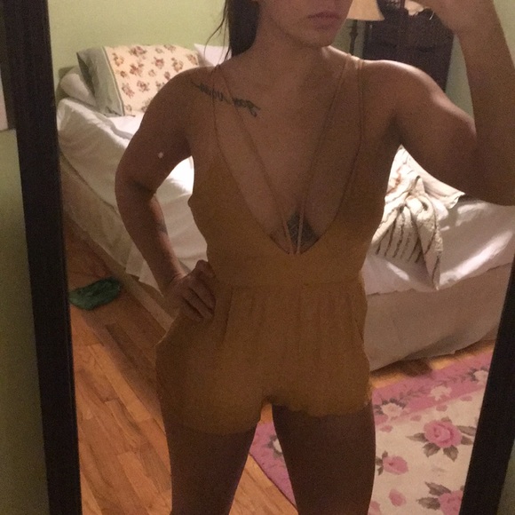 Sexy golden yellow mini romper - Picture 1 of 8